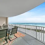 Twin Palms 402